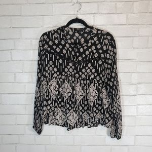 Fifteen black and white blouse